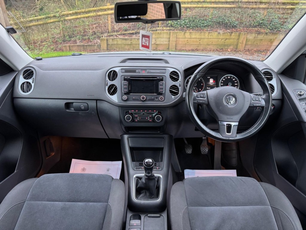 VOLKSWAGEN TIGUAN 2.0 TDI BlueMotion Tech Match 4WD Euro 5 (s/s) 5dr 2014