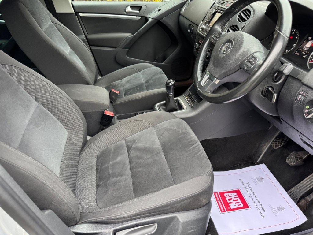 VOLKSWAGEN TIGUAN 2.0 TDI BlueMotion Tech Match 4WD Euro 5 (s/s) 5dr 2014
