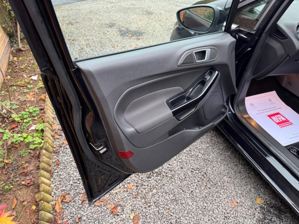 FORD FIESTA 1.0T EcoBoost Titanium Euro 5 (s/s) 5dr 2014