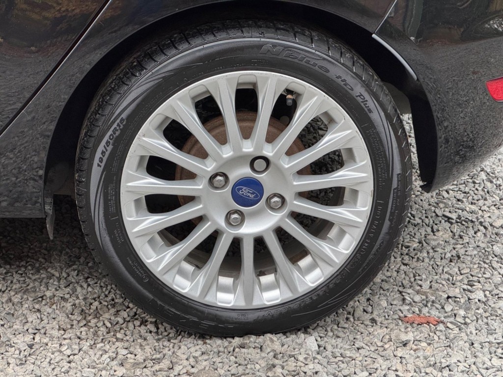 FORD FIESTA 1.0T EcoBoost Titanium Euro 5 (s/s) 5dr 2014