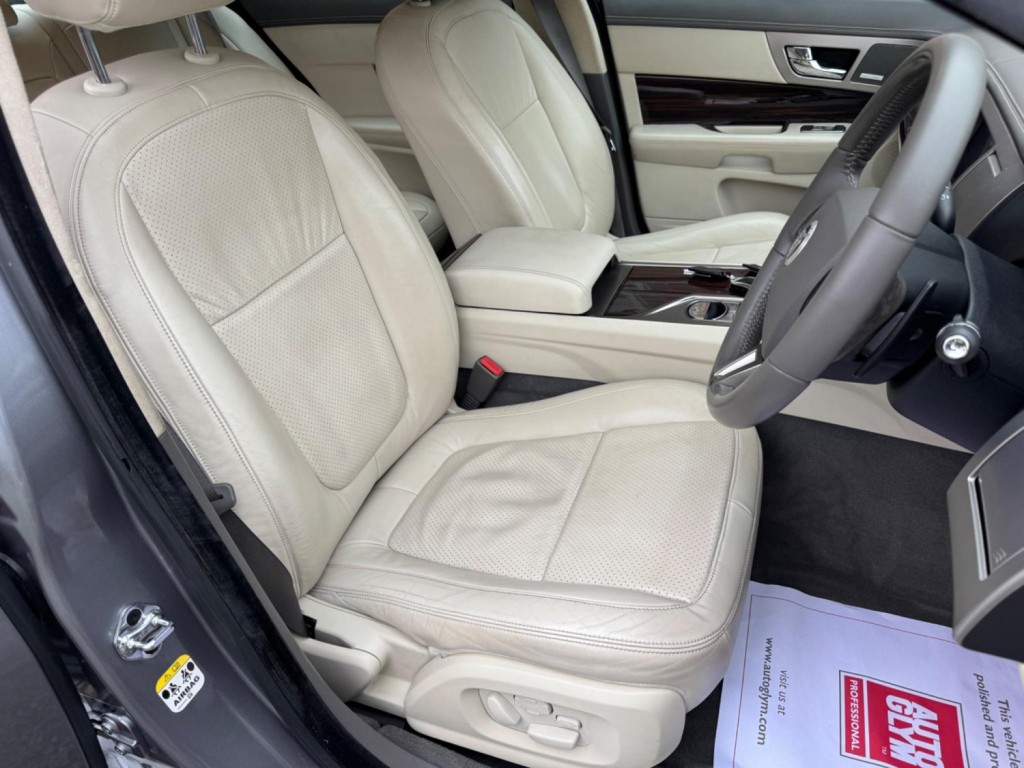 JAGUAR XF 3.0d V6 Portfolio Auto Euro 5 4dr 2009