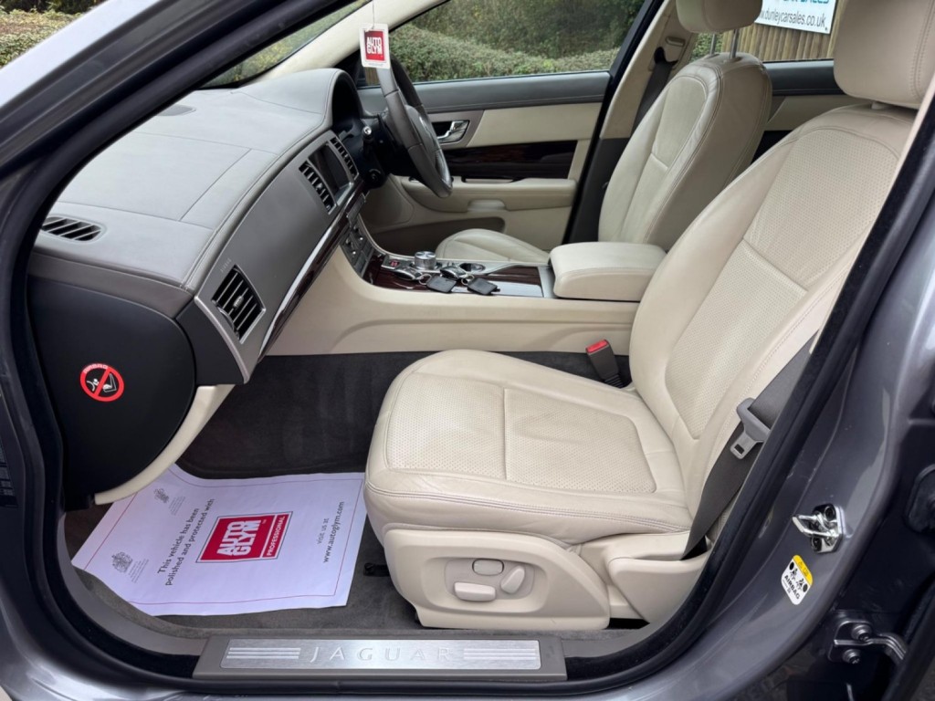 JAGUAR XF 3.0d V6 Portfolio Auto Euro 5 4dr 2009