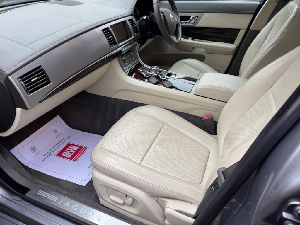 JAGUAR XF 3.0d V6 Portfolio Auto Euro 5 4dr 2009