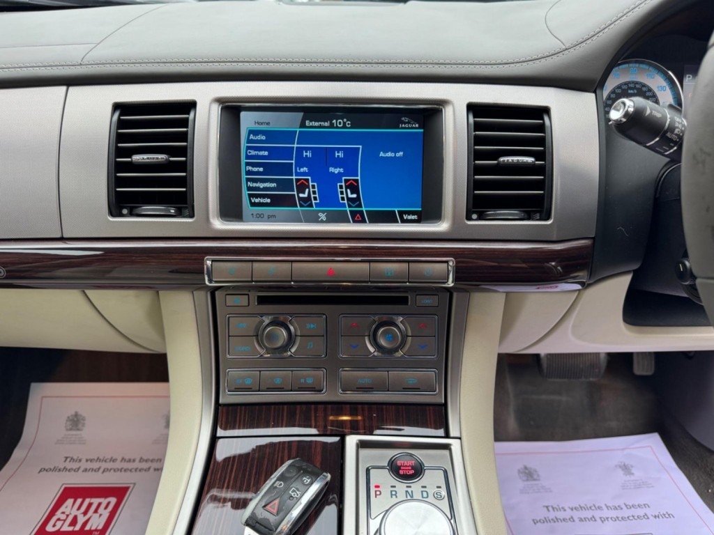 JAGUAR XF 3.0d V6 Portfolio Auto Euro 5 4dr 2009