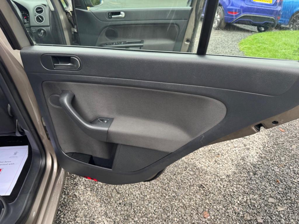 VOLKSWAGEN GOLF PLUS 2.0 TDI SE Euro 5 5dr 2013