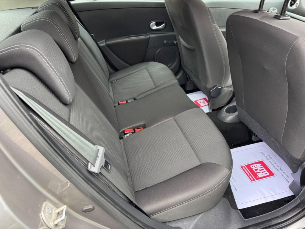 RENAULT CLIO 1.2 TCe Dynamique Euro 4 5dr 2010