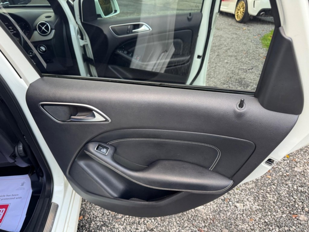 MERCEDES-BENZ B CLASS 1.8 B180 CDI BlueEfficiency Sport Euro 5 (s/s) 5dr 2012