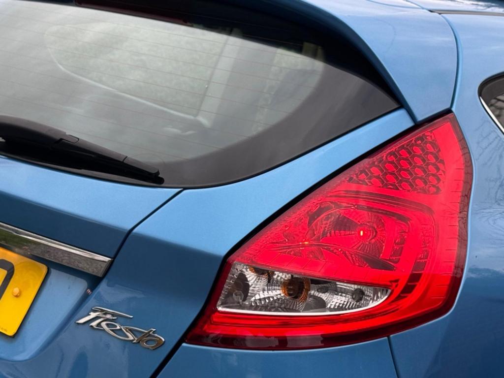 FORD FIESTA 1.4 TDCi DPF Zetec 3dr 2012