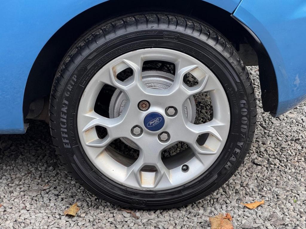 FORD FIESTA 1.4 TDCi DPF Zetec 3dr 2012