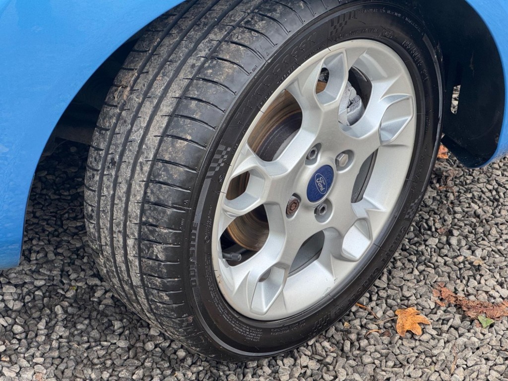 FORD FIESTA 1.4 TDCi DPF Zetec 3dr 2012