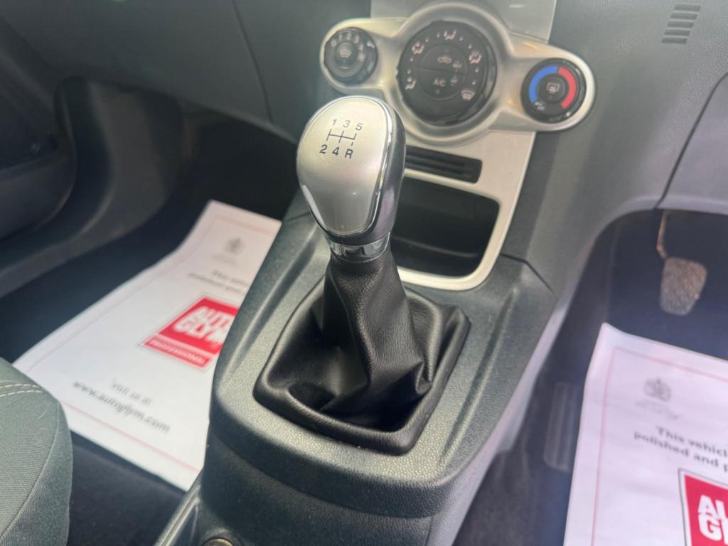 FORD FIESTA 1.4 TDCi DPF Zetec 3dr 2012