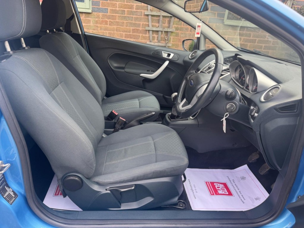 FORD FIESTA 1.4 TDCi DPF Zetec 3dr 2012