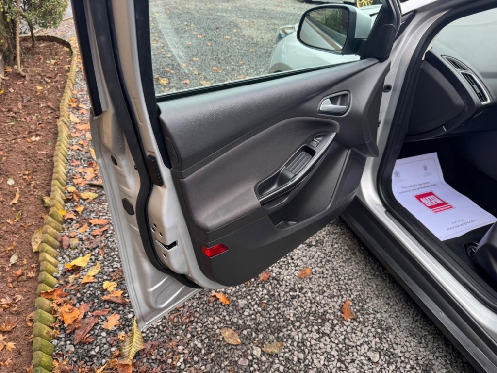 FORD FOCUS 1.0T EcoBoost Titanium Euro 6 (s/s) 5dr 2018