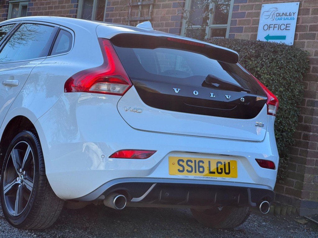 VOLVO V40 2.0 D2 R-Design Euro 6 (s/s) 5dr 2016