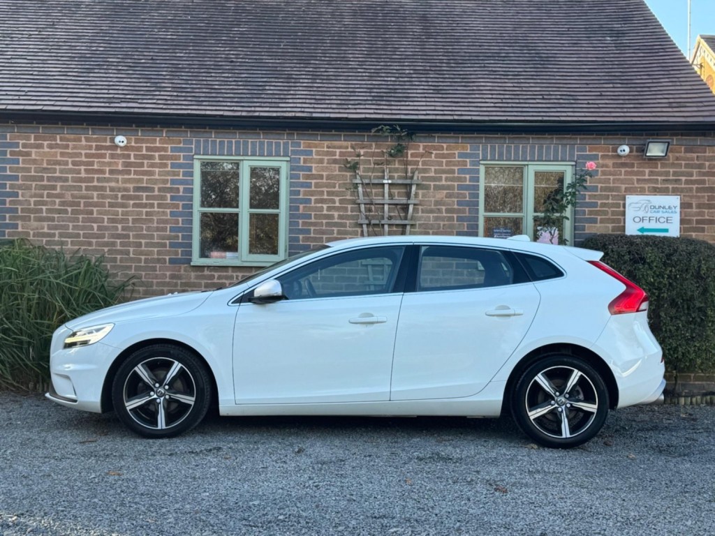 VOLVO V40 2.0 D2 R-Design Euro 6 (s/s) 5dr 2016