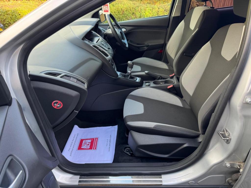 FORD FOCUS 1.0T EcoBoost Zetec Euro 5 (s/s) 5dr 2013