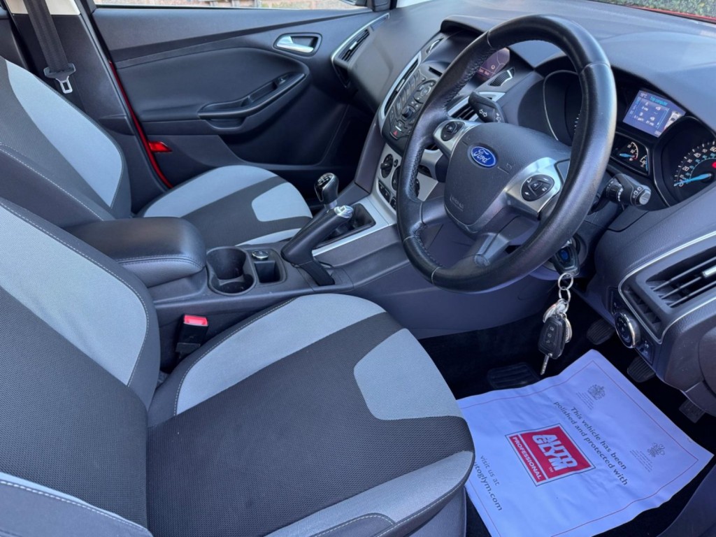 FORD FOCUS 1.0T EcoBoost Zetec Euro 5 (s/s) 5dr 2013