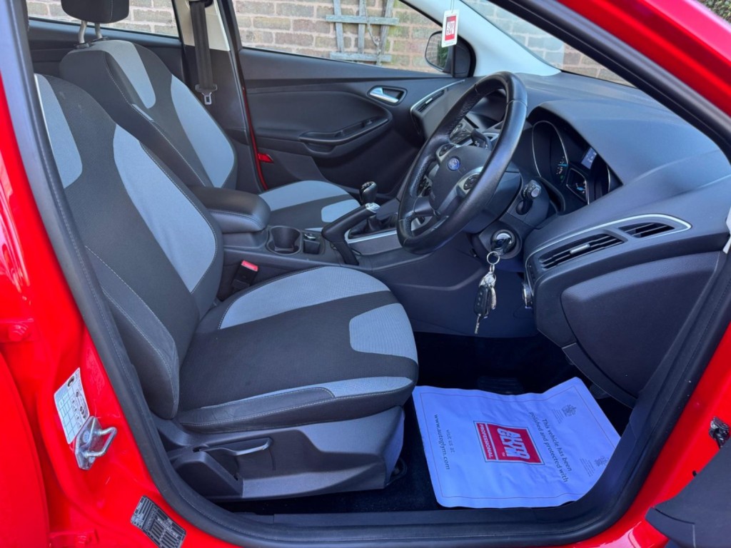 FORD FOCUS 1.0T EcoBoost Zetec Navigator Euro 5 (s/s) 5dr 2013