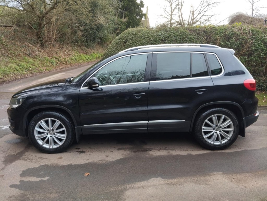 VOLKSWAGEN TIGUAN 2.0 TDI Sport 4WD Euro 5 5dr 2012