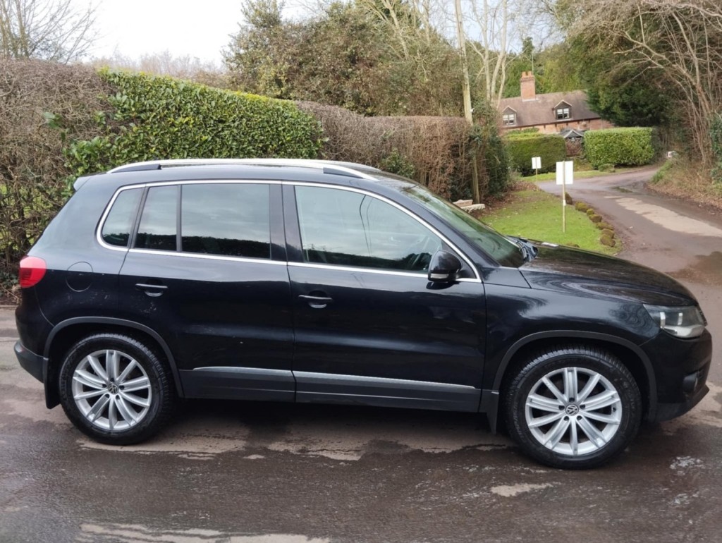 VOLKSWAGEN TIGUAN 2.0 TDI Sport 4WD Euro 5 5dr 2012