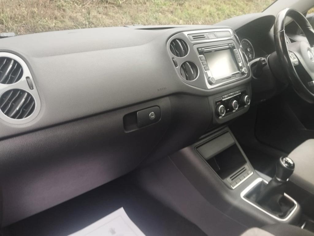 VOLKSWAGEN TIGUAN 2.0 TDI Sport 4WD Euro 5 5dr 2012