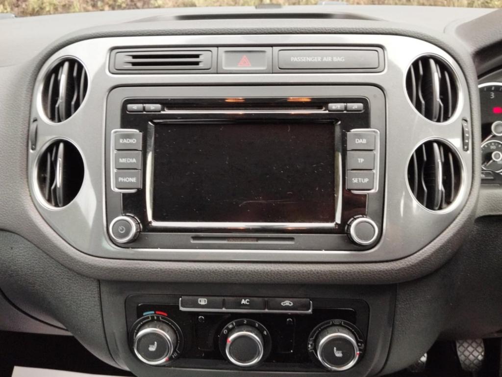 VOLKSWAGEN TIGUAN 2.0 TDI Sport 4WD Euro 5 5dr 2012