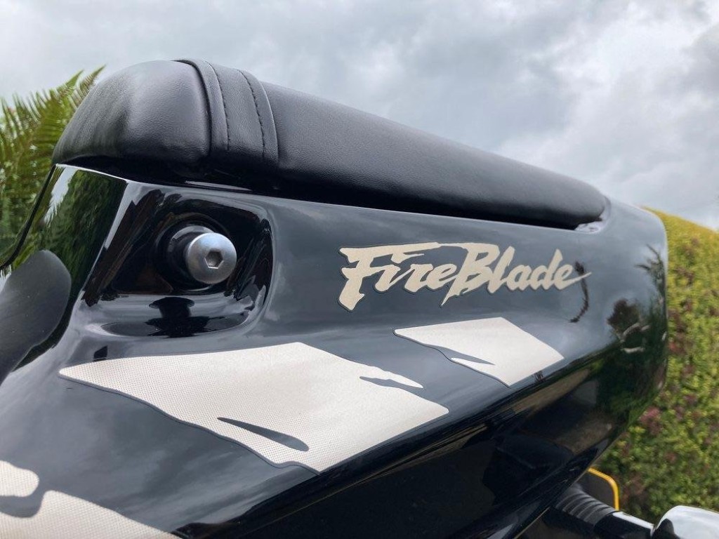 HONDA CBR900RR Fireblade  1992