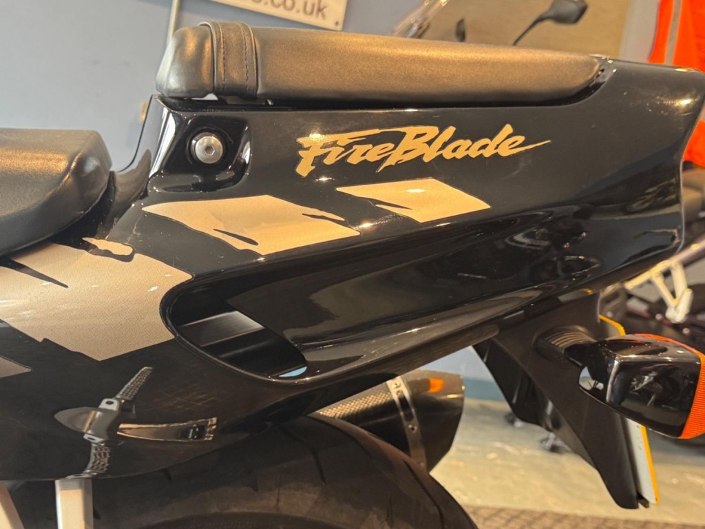 HONDA CBR900RR Fireblade  1992