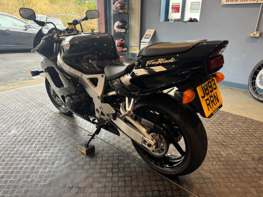 HONDA CBR900RR Fireblade  1992