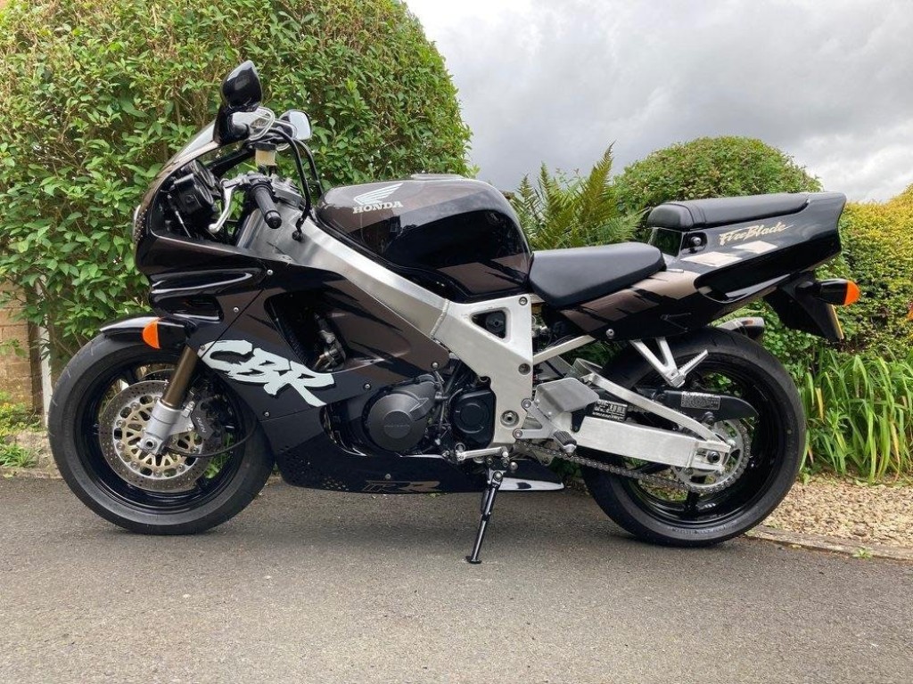 HONDA CBR900RR Fireblade  1992