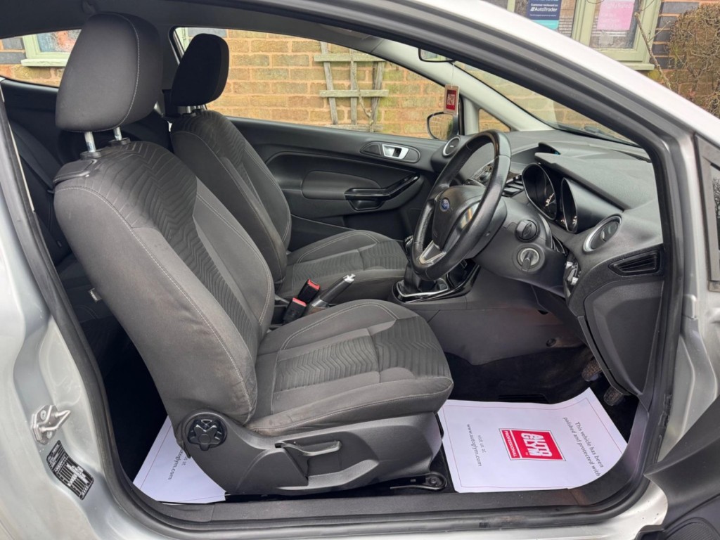 FORD FIESTA 1.0T EcoBoost Zetec Euro 5 (s/s) 3dr 2013