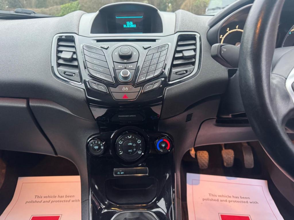 FORD FIESTA 1.0T EcoBoost Zetec Euro 5 (s/s) 3dr 2013