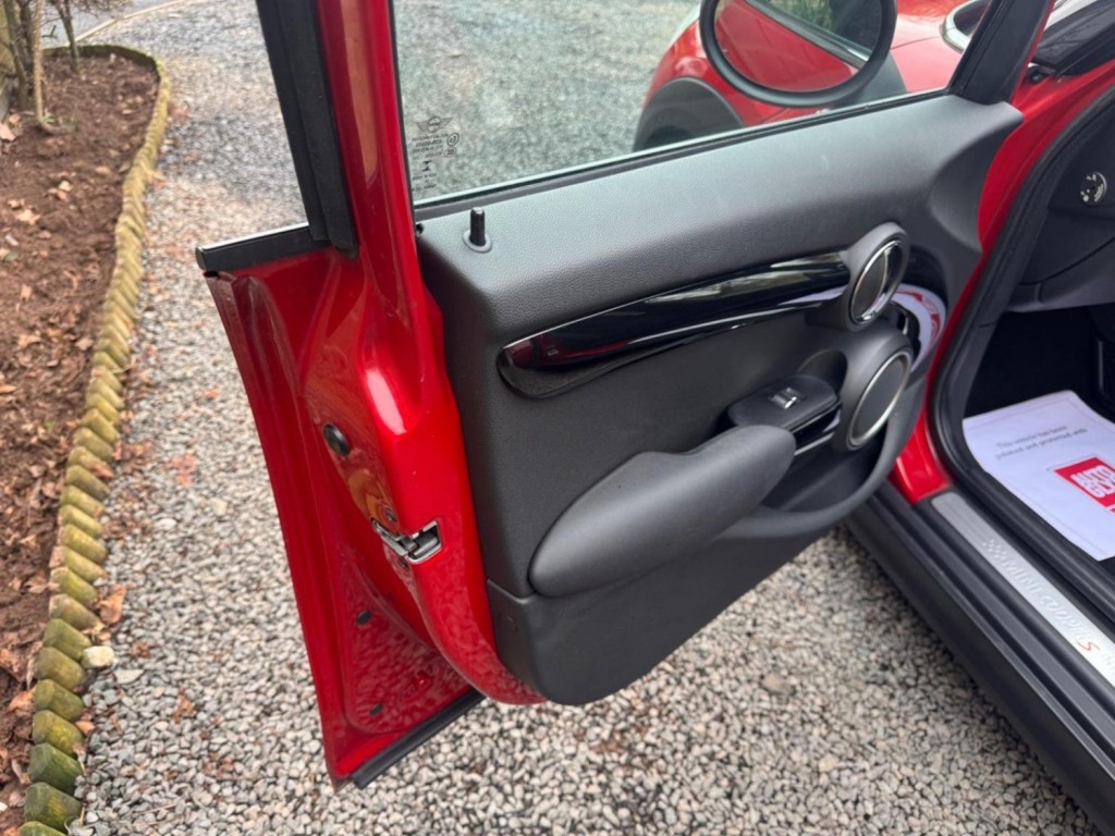 MINI HATCH 2.0 Cooper SD Euro 6 (s/s) 5dr 2015