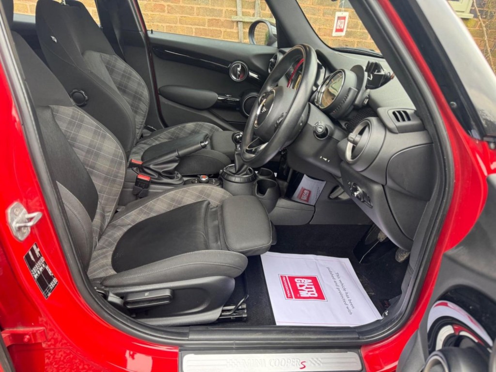 MINI HATCH 2.0 Cooper SD Euro 6 (s/s) 5dr 2015