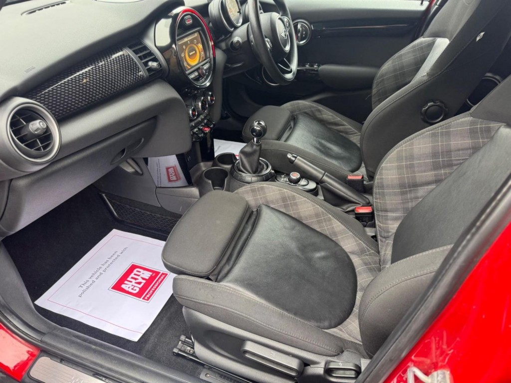 MINI HATCH 2.0 Cooper SD Euro 6 (s/s) 5dr 2015