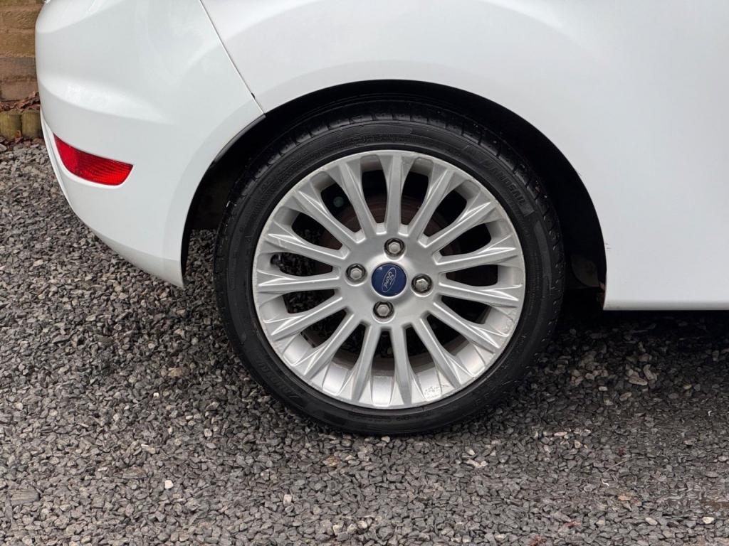 FORD FIESTA 1.4 Titanium 3dr 2012