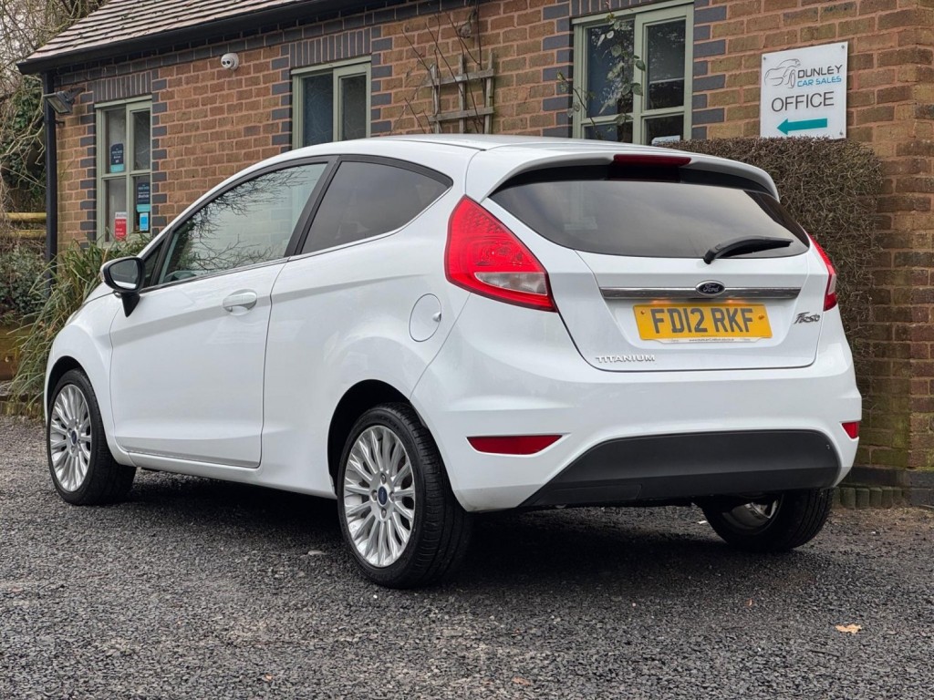 FORD FIESTA 1.4 Titanium 3dr 2012