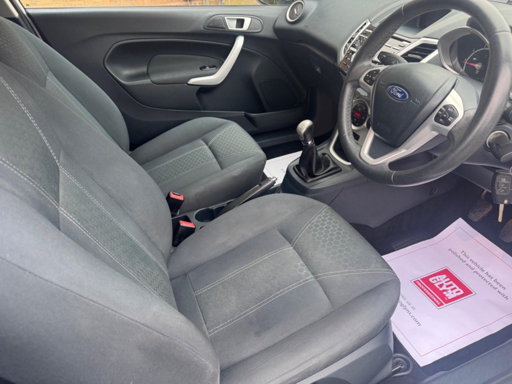 FORD FIESTA 1.4 Titanium 3dr 2012