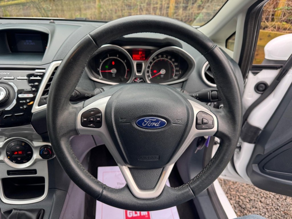 FORD FIESTA 1.4 Titanium 3dr 2012