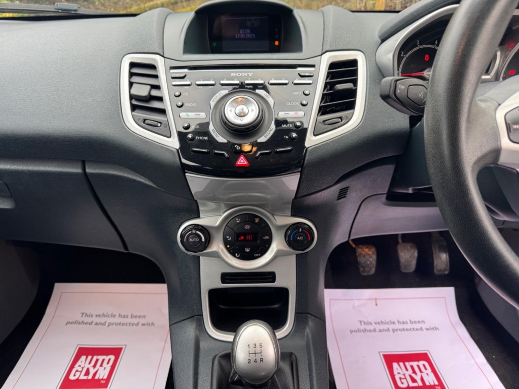 FORD FIESTA 1.4 Titanium 3dr 2012