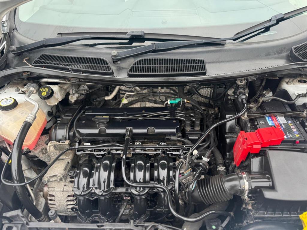 FORD FIESTA 1.4 Titanium 3dr 2012