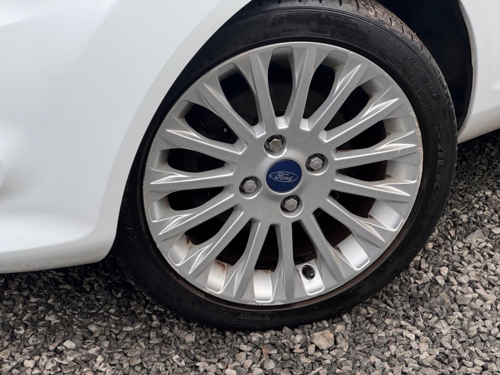 FORD FIESTA 1.4 Titanium 3dr 2012