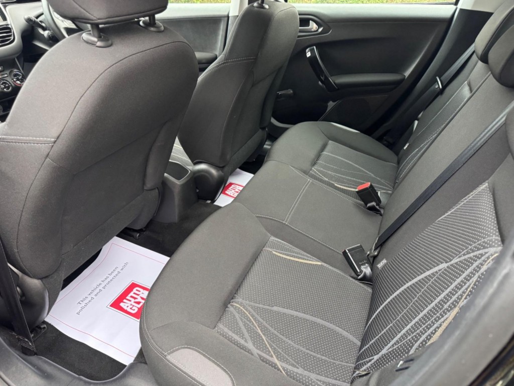 PEUGEOT 208 1.2 VTi PureTech Active Euro 5 5dr 2014