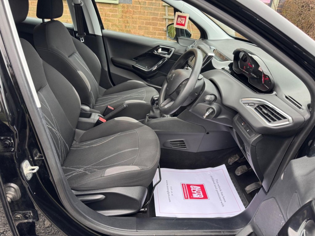 PEUGEOT 208 1.2 VTi PureTech Active Euro 5 5dr 2014