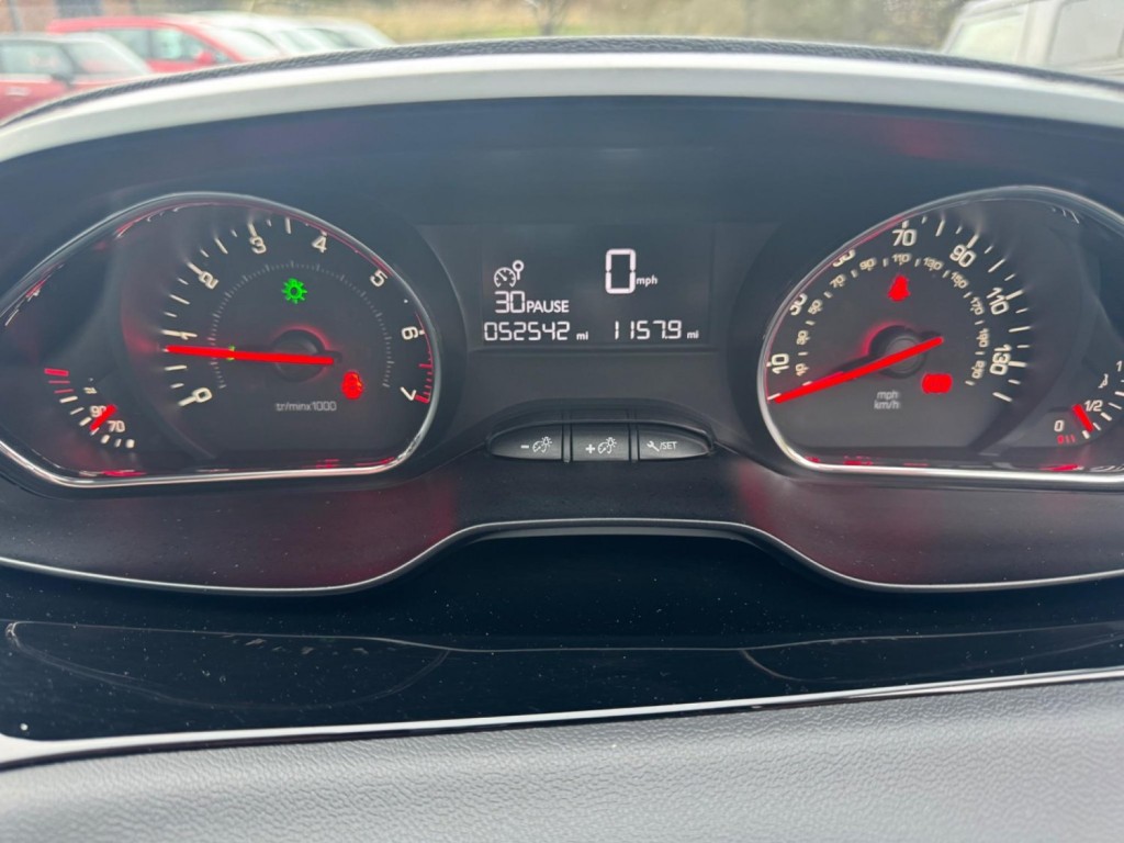 PEUGEOT 208 1.2 VTi PureTech Active Euro 5 5dr 2014