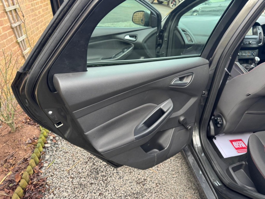 FORD FOCUS 1.5 TDCi ST-Line Euro 6 (s/s) 5dr 2018