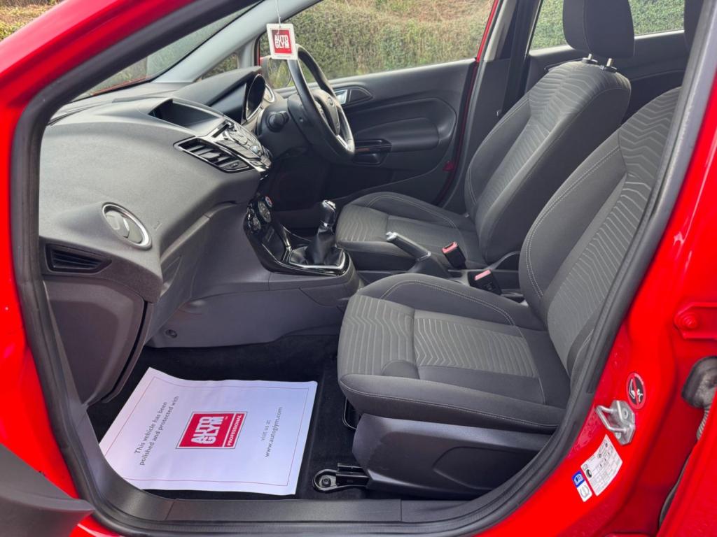 FORD FIESTA 1.25 Zetec Euro 5 5dr 2015