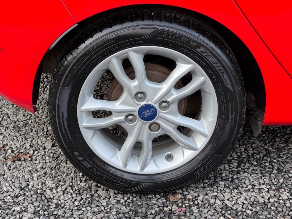 FORD FIESTA 1.25 Zetec Euro 5 5dr 2015