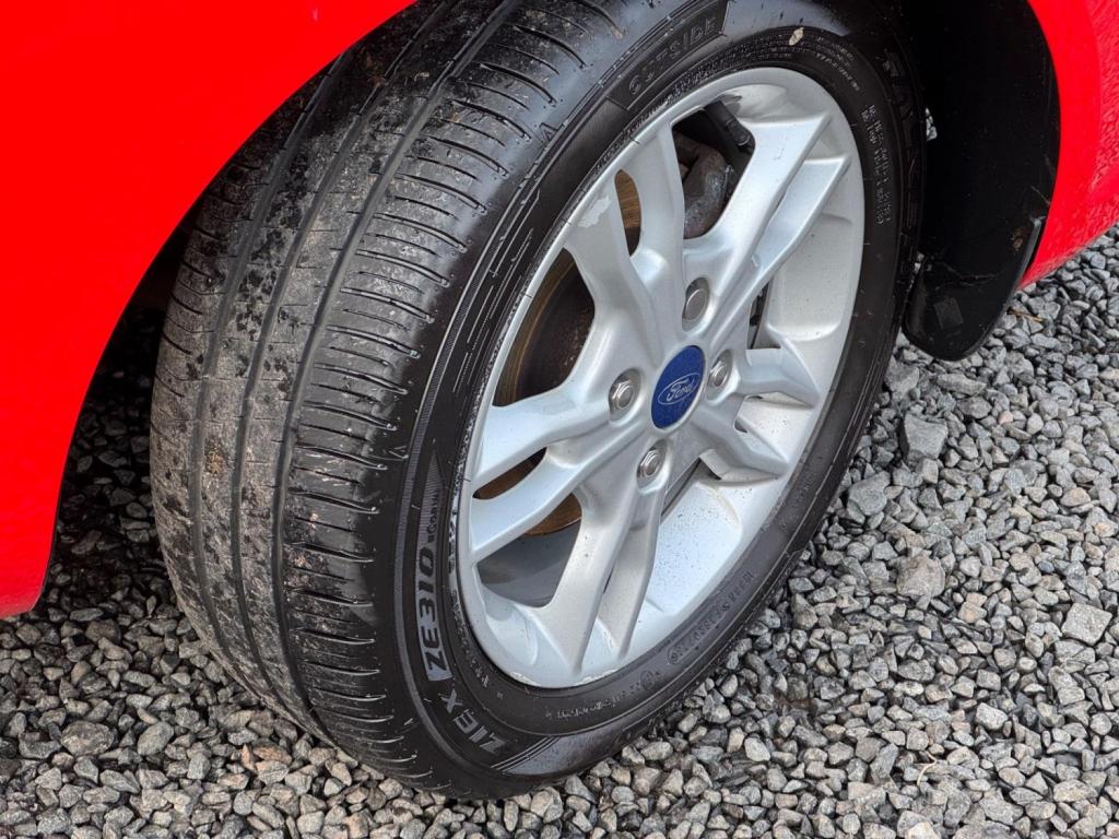 FORD FIESTA 1.25 Zetec Euro 5 5dr 2015