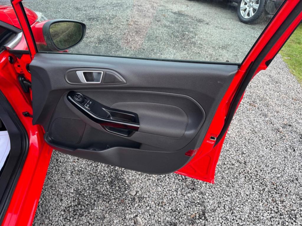 FORD FIESTA 1.25 Zetec Euro 5 5dr 2015